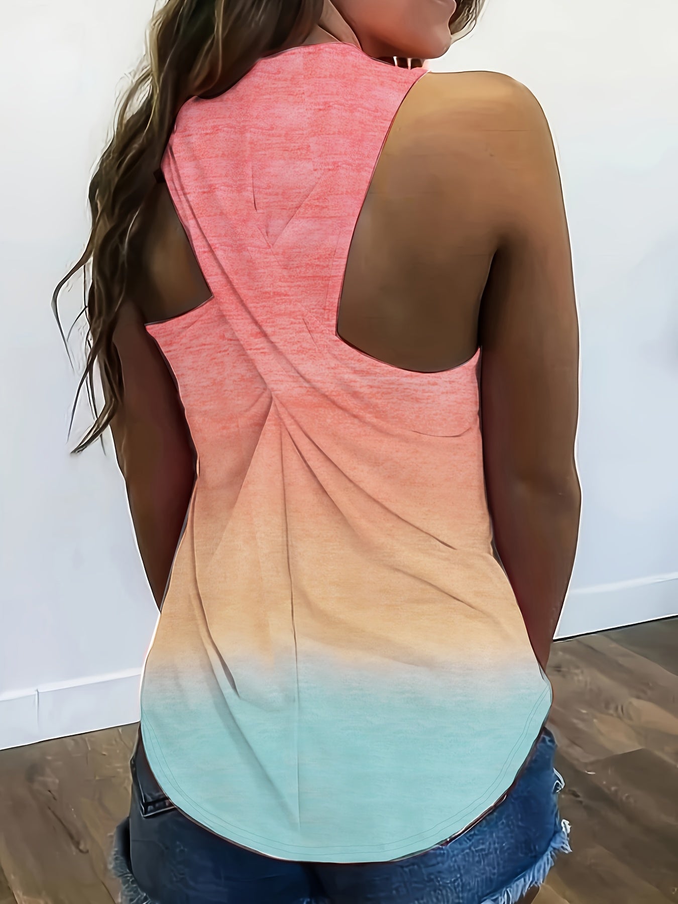 Elegant Gradient Print Sleeveless Tank Top for Women - Crew Neck with Twist Back Detail, Stretchy Polyester Blend - Maximus Echo