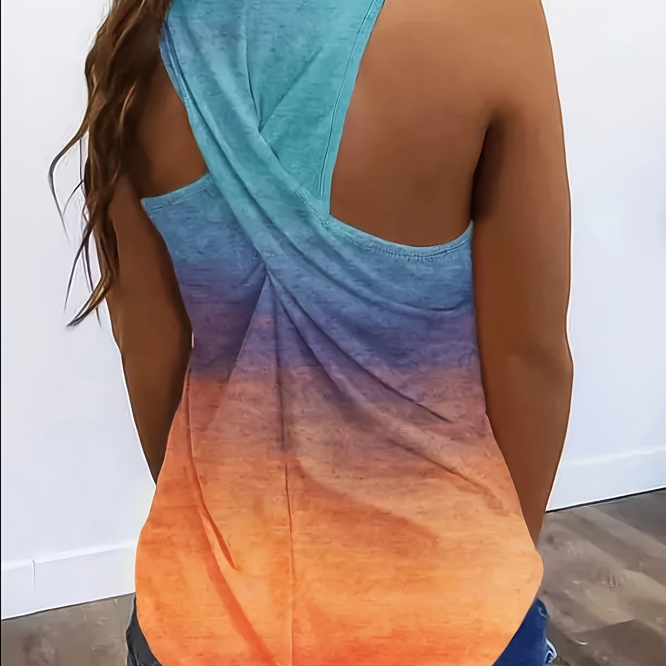Elegant Gradient Print Sleeveless Tank Top for Women - Crew Neck with Twist Back Detail, Stretchy Polyester Blend - Maximus Echo